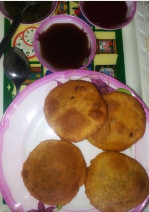 A picture of Pyaz ki kachori.