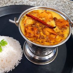 A picture of Punjabi Kadhi Pakoda.