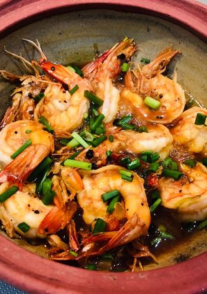 Hình của món Tôm kho tộ.