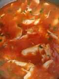 Filetes de dorado en salsa de tomate. ॐ