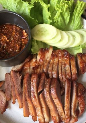 รูปของ คอหมูย่าง เตาอบ