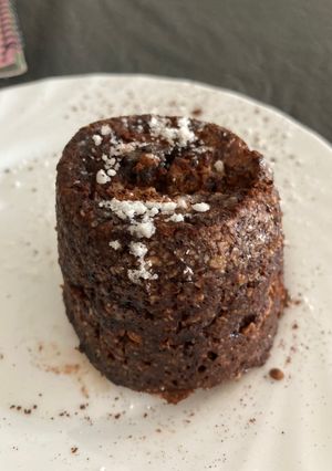 Una foto de Mug cake avena y chocolate 🍫