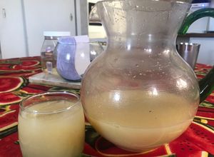 Una foto de Refresco de piña con arroz