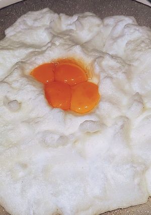 4 tojásos reggeli, 2 személyre baconnal... kicsit másképp recept fotója