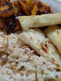 Almuerzo🍱casero🍛tajadas de plátano maduro🍟y yucas doradas...🍛🍱🫛
