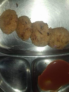 लेफ्टओवर राइस कटलेट (Leftover rice cutlet recipe in Hindi) रेसिपी मुख्य फोटो
