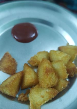 A picture of Fried Idli Snack.