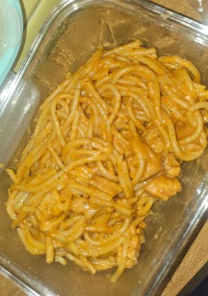 Una foto de Espagueti con Pollo y Salsa 4 quesos