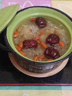 白木耳紅棗枸杞甜湯 的食譜成品照片