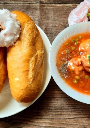 Hình của món Bánh mì xíu mại.