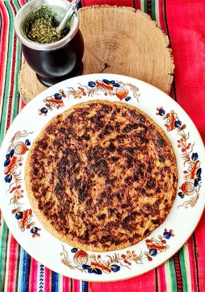 Una foto de Tortita, tortilla dulce de banana y avena en sartén 🍳Sin horno 🥣 No necesita azúcar 🍌🍌 🥚 I swear!