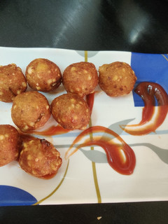 साबुदाना बॉल्स (sabudana balls recipe in hindi) रेसिपी मुख्य फोटो