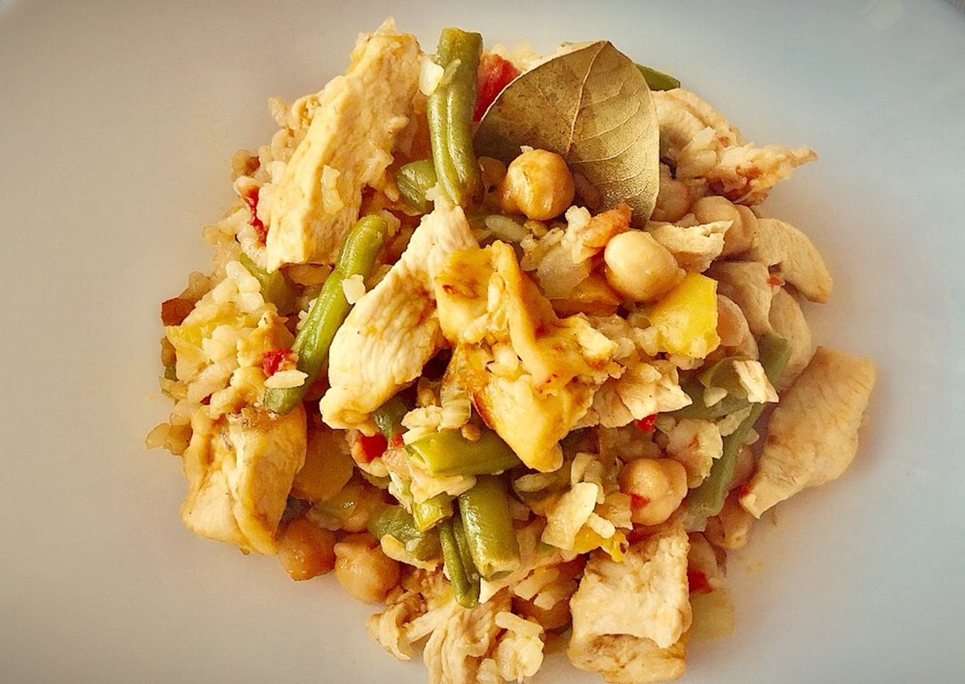 Arroz con pollo al horno ligero