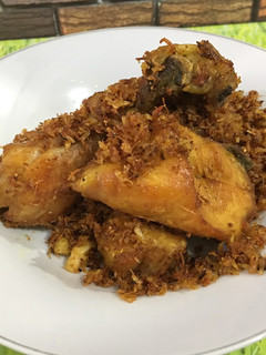 Foto resep Ayam goreng serundeng kelapa