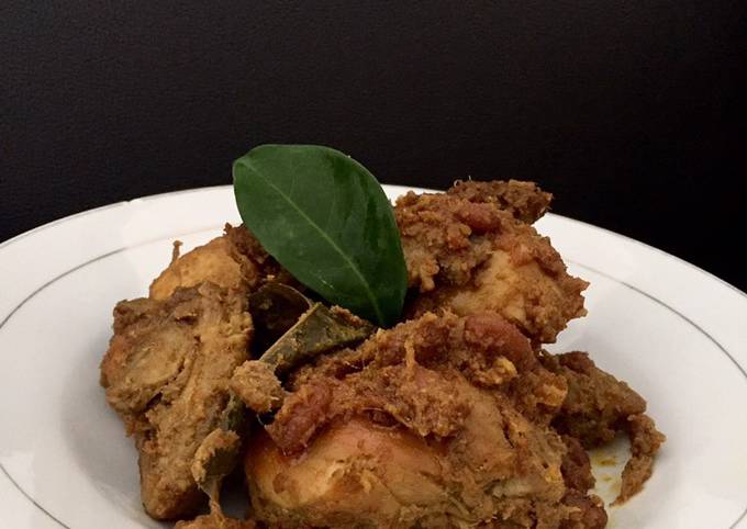 Rendang ayam Padang