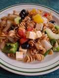 Ensalada de pasta con sabor mediterráneo