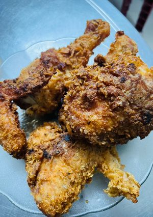 Hình của món MFC: Gà rán Manh’s kitchen 🍗😆.