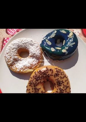 Una foto de Donuts/donas glaseadas