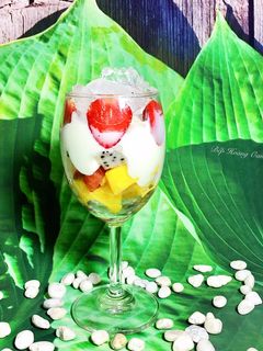 A picture of Fruit Yogurt🍓🍉🥭.