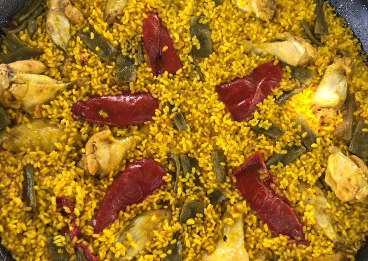 Paella de alitas y verdura, más bien inventada