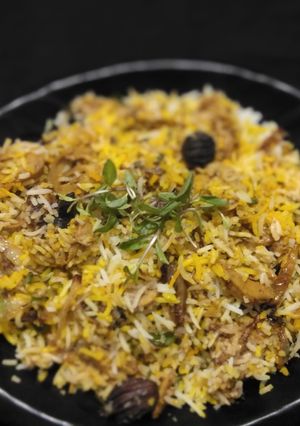 सोया चाप बिरयानी (Soya chap biryani recipe in Hindi) रेसिपी मुख्य फोटो