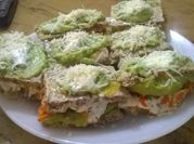 Una foto de entrada de palta rellena