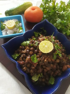 चना घुघनी (chana ghugni recipe in Hindi) रेसिपी मुख्य फोटो