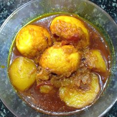 A picture of Egg curry.