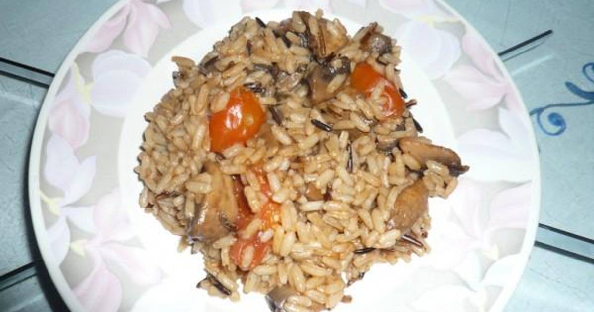 Mushrooms in tomato sauce with rice Recipe by Cookpad Greece Cookpad