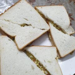 A picture of Vegetable egg sandwich.