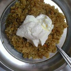 A picture of Brown Rice with Curd.