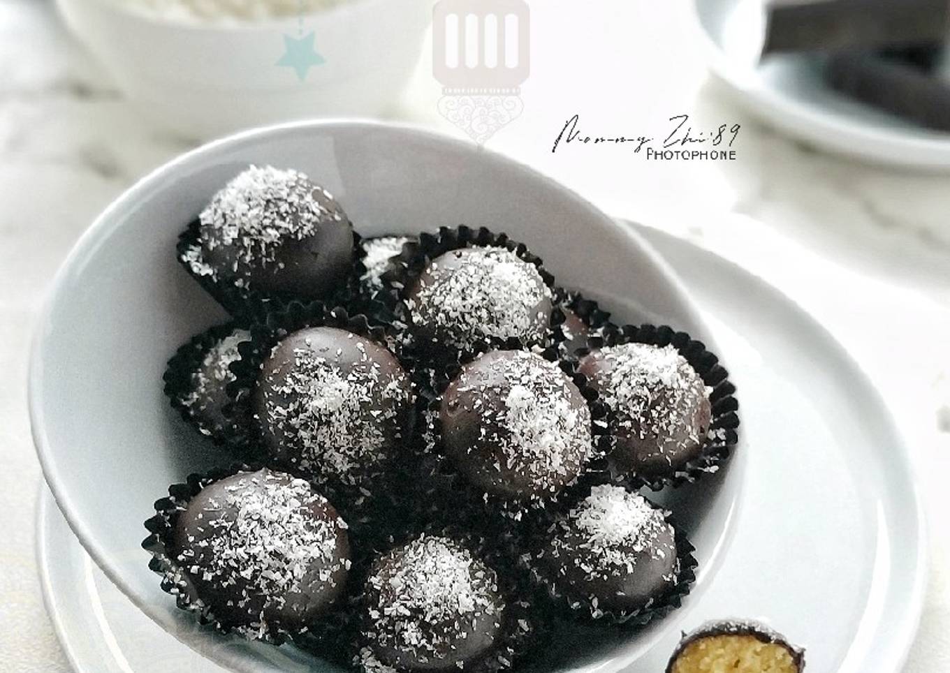 563. Bola-bola Coklat Karambia