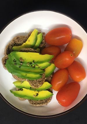 Hình của món [Giảm cân - eat clean #D_28] Bánh mì nguyên cám + bơ (208calo).