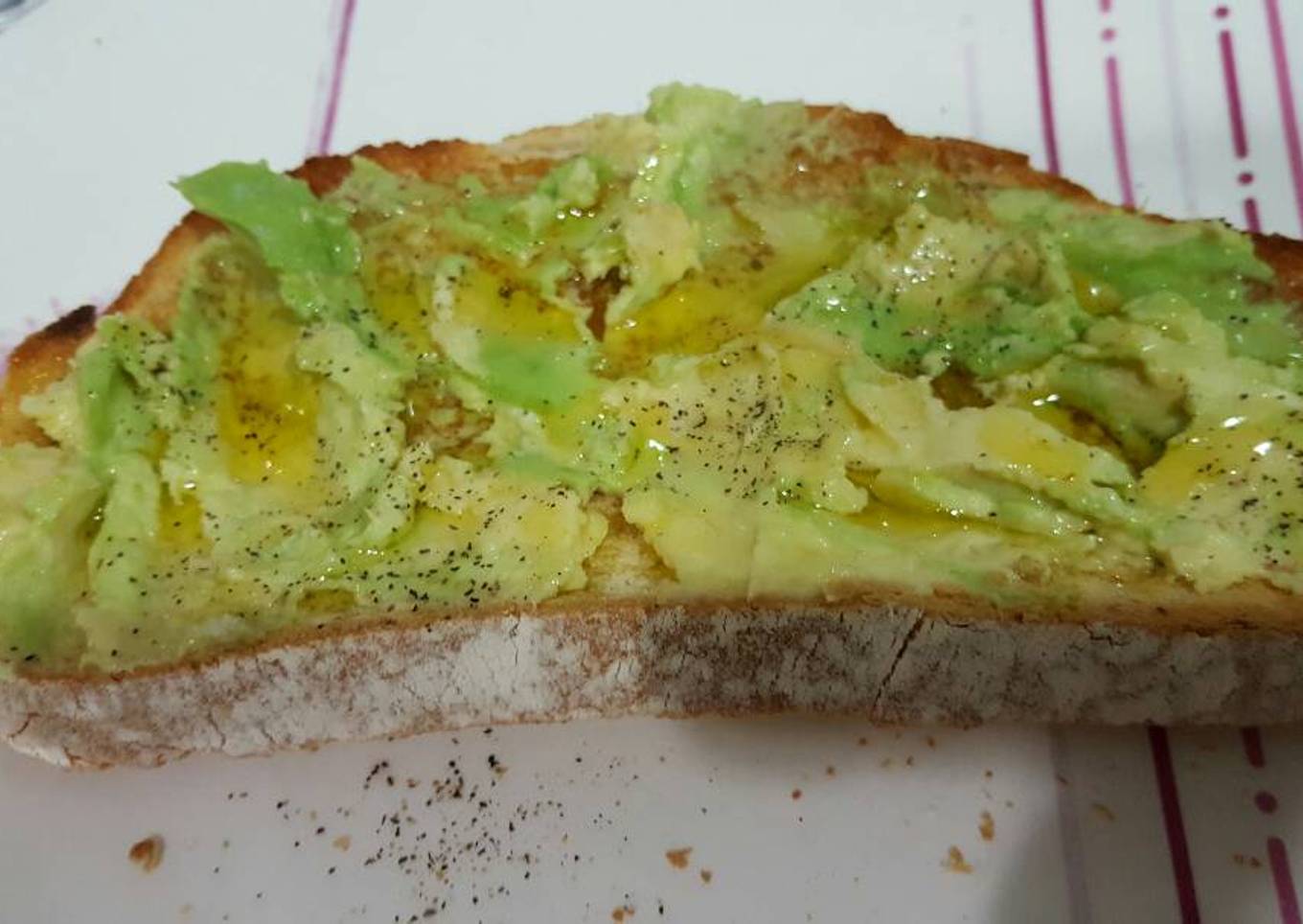 Tostada con aguacate