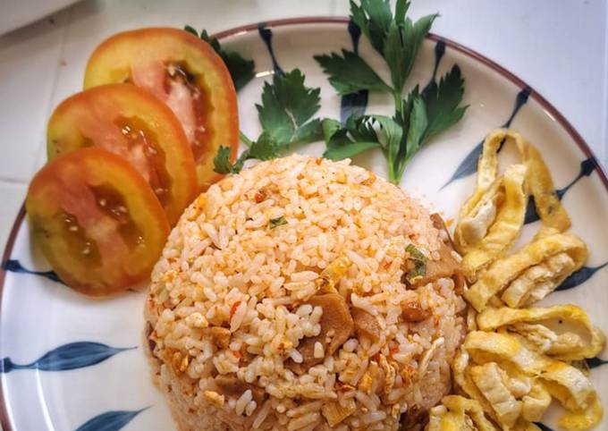 Resep Nasi goreng bumbu dasar merah oleh dewialwie - Cookpad