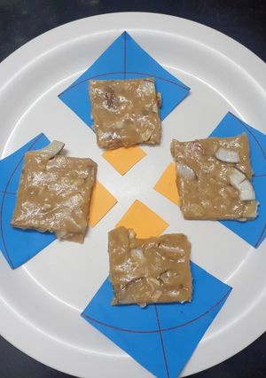 ચિકી પાક (Chiki Paak Recipe In Gujarati) રેસીપી મુખ્ય ફોટો