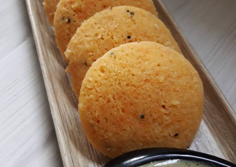 Step-by-Step Guide to Prepare Homemade Oats &amp; Carrot Instant Idli | Coriander Mint Chutney