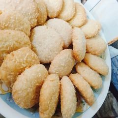 A picture of Easy and simple coconut biscuits.