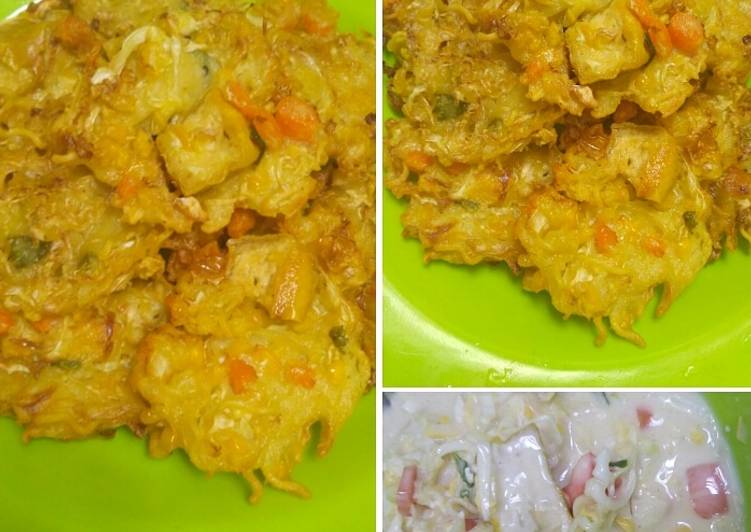 Bakwan campur jagung manis, mie kuning dan tahu 😋😘😍