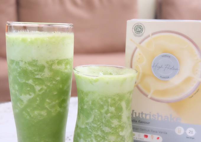 Bagaimana Menyiapkan Green Smoothies Sawi &amp; Nanas, Lezat