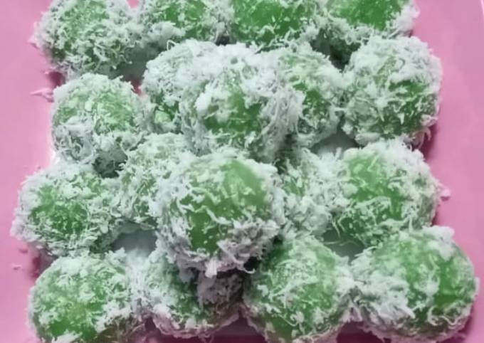 Cara Membuat Kue Klepon Dari Tepung Ketan Resep Klepon tepung ketan oleh Dapur Salsa - Cookpad
