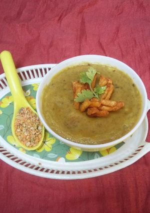 A picture of Mix Lentils Soup with Fries.