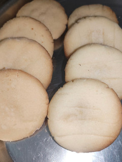 பட்டர் குகீஸ்(butter cookies recipe in tamil) செய்முறை முக்கிய புகைப்படம்