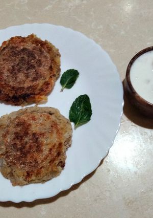 A picture of Potato and kuttu flour tikki stuffed with minty sabudana.
