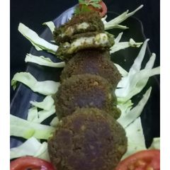 A picture of Palak Chole Tikki.