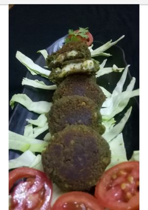 A picture of Palak Chole Tikki.