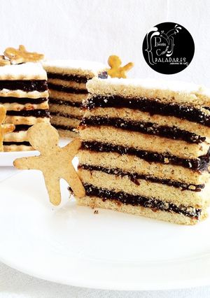 Una foto de Vínarterta & Piparkökur / Pastel de Celebración & galletas con especias Navidad en [Islandia]