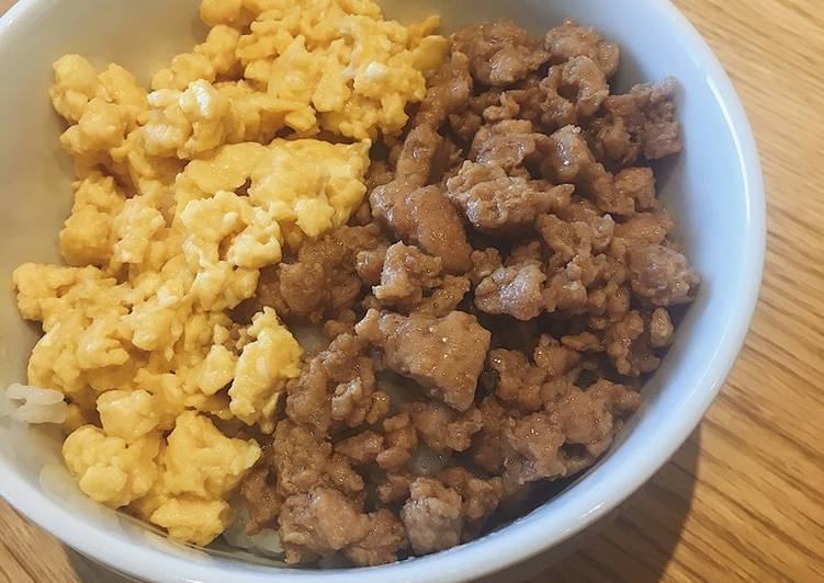 Easiest Way to Make Favorite Un piatto giapponese di riso 2 colori (pollo e uovo)