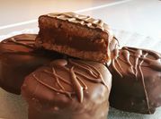 Una foto de alfajores con stevia