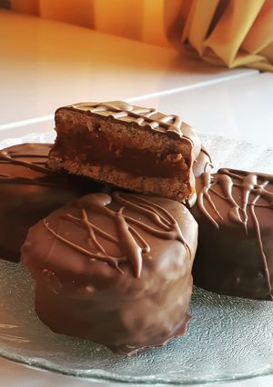 Una foto de Tapas de alfajor (harina integral, almidón de maíz, avena, stevi